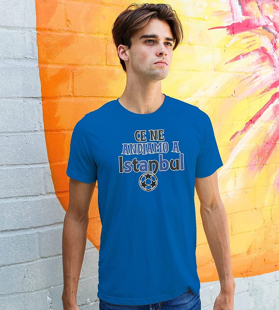 Settantallora - T-Shirt Maglietta Celebra la Finale della Coppa Campioni del 10 Giugno 2023, Ce ne Andiamo a Istanbul' Indossa 2 Settantallora - T-Shirt Maglietta Celebra la Finale della Coppa Campioni del 10 Giugno 2023, Ce ne Andiamo a Istanbul' Indossa - immagine 2