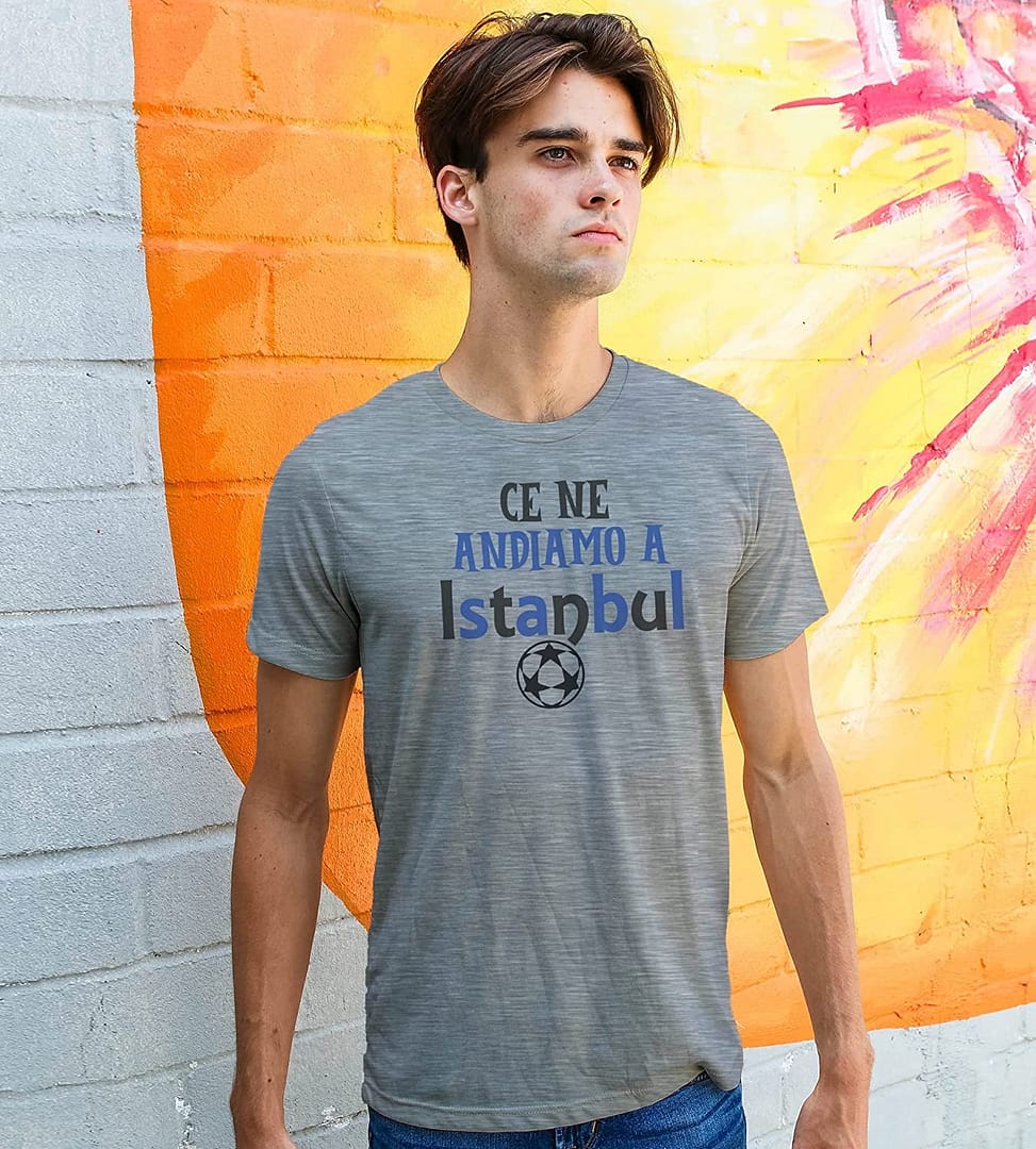 Settantallora - T-Shirt Maglietta Celebra la Finale della Coppa Campioni del 10 Giugno 2023, Ce ne Andiamo a Istanbul' Indossa 21 Settantallora - T-Shirt Maglietta Celebra la Finale della Coppa Campioni del 10 Giugno 2023, Ce ne Andiamo a Istanbul' Indossa - immagine 21